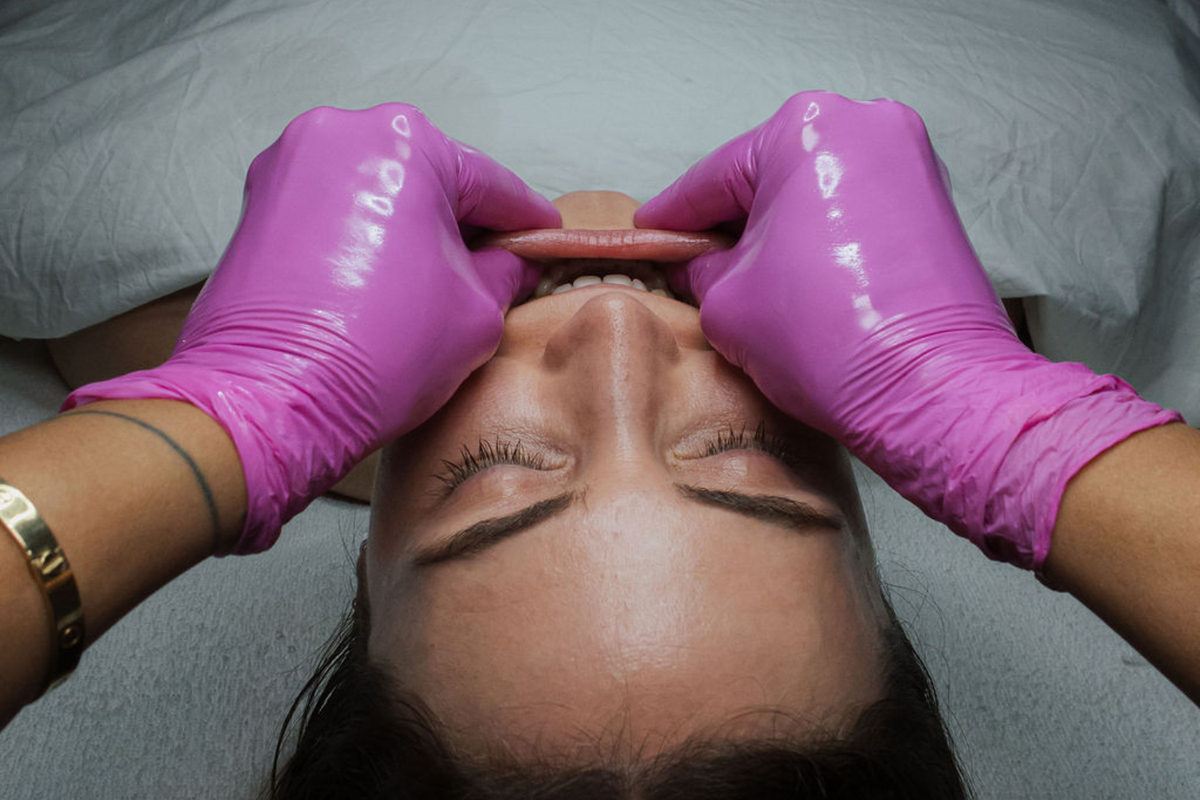 Buccal massage: når kæben har brug for at give slip