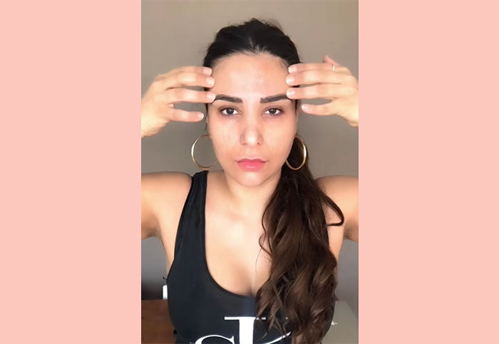 Release forehead tension med denne øvelse