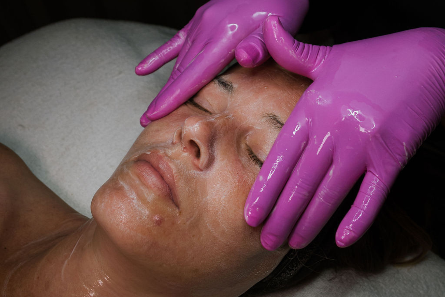 Glowy skin, glass skin og strålende hudtone: Hvad der faktisk virker